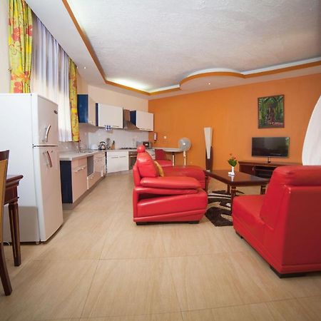 Royal Suites 坎帕拉 外观 照片