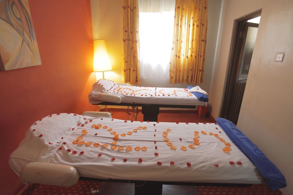 Royal Suites 坎帕拉 外观 照片