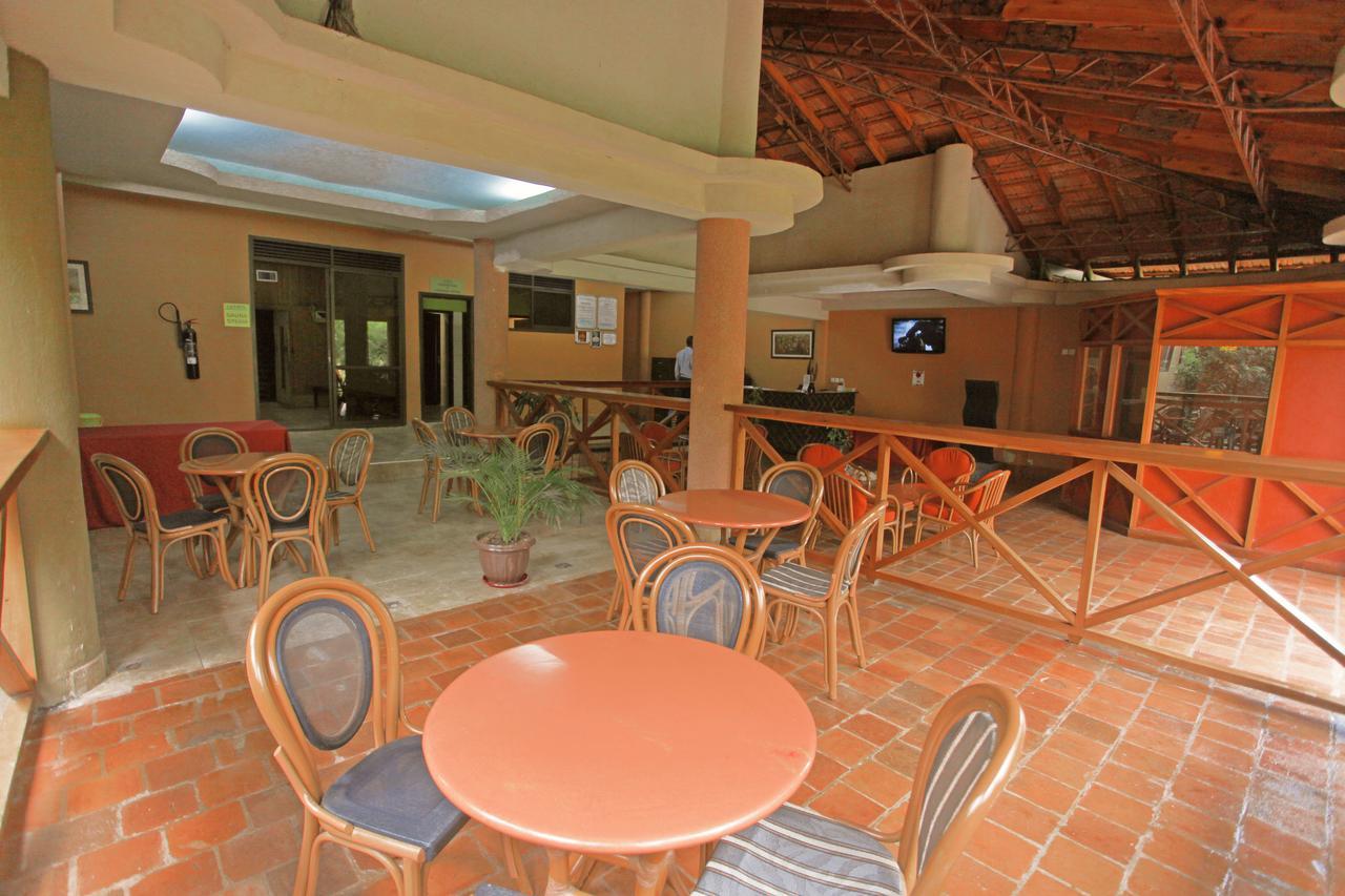 Royal Suites 坎帕拉 外观 照片